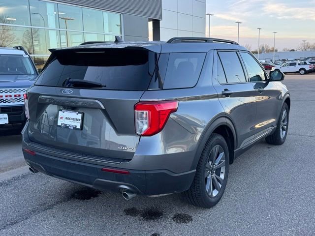 Certified 2022 Ford Explorer XLT w/ Equipment Group 202A AWD/4WD image 3