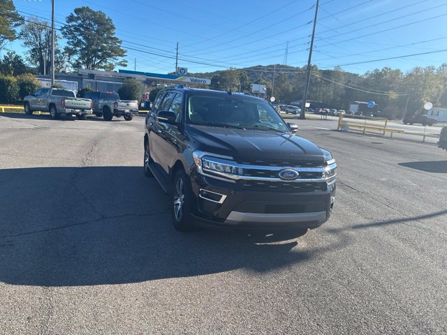 Certified 2024 Ford Expedition Limited RWD image 3