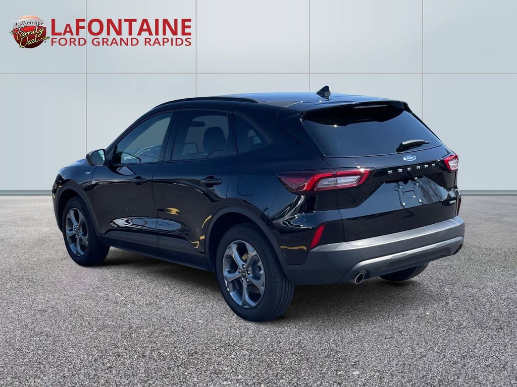 Certified 2025 Ford Escape ST-Line image 5