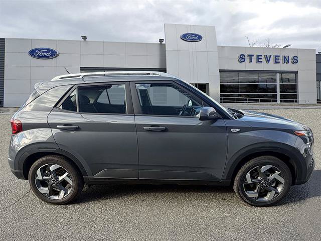 Used 2026 Hyundai Venue SEL FWD image 34