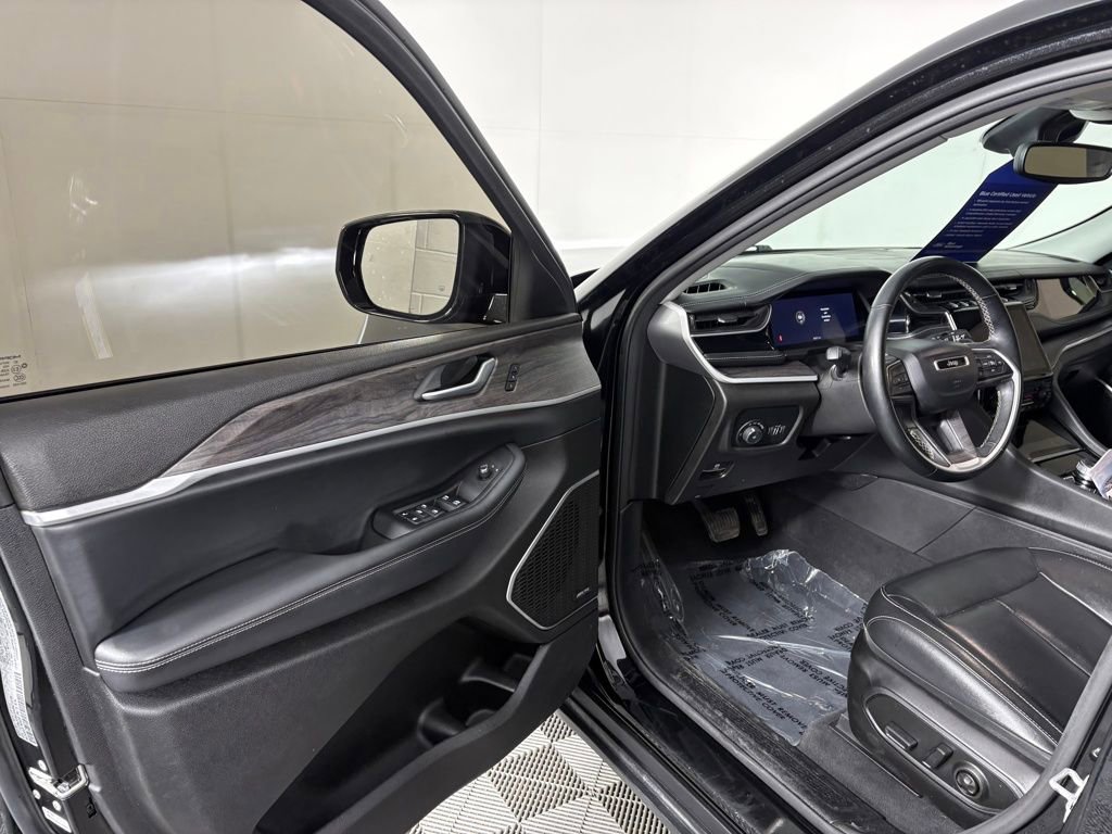 Used 2022 Jeep Grand Cherokee L Limited AWD/4WD image 13