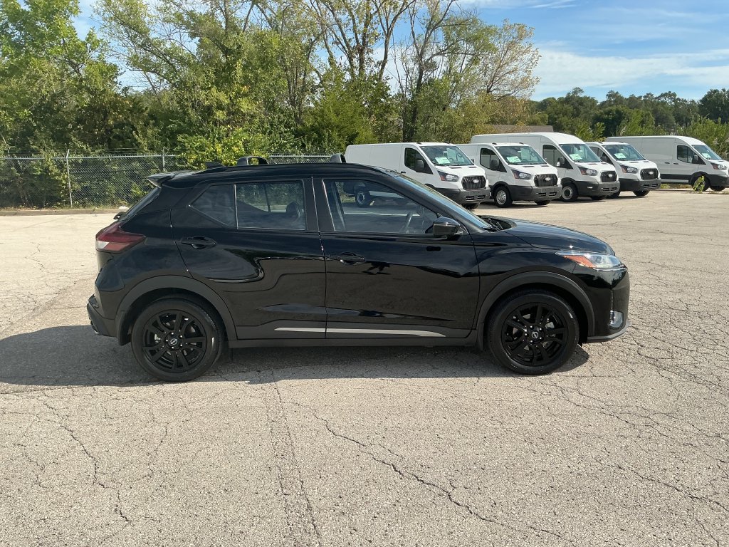 Used 2023 Nissan Kicks SR w/ SR Premium Package FWD image 8