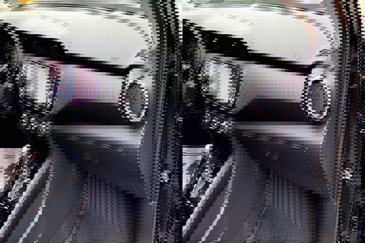 Used 2023 Nissan Kicks SV image 17