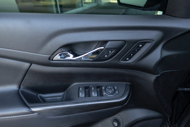 Used 2021 GMC Acadia SLT w/ Preferred Package image 16