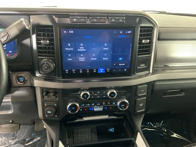 Certified 2024 Ford F350 Platinum w/ FX4 Off-Road Package AWD/4WD image 22