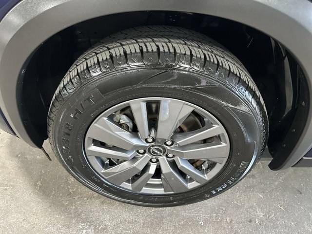 Used 2025 Nissan Pathfinder SV FWD image 23