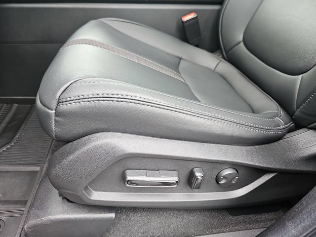 Used 2025 Honda Pilot Touring image 18