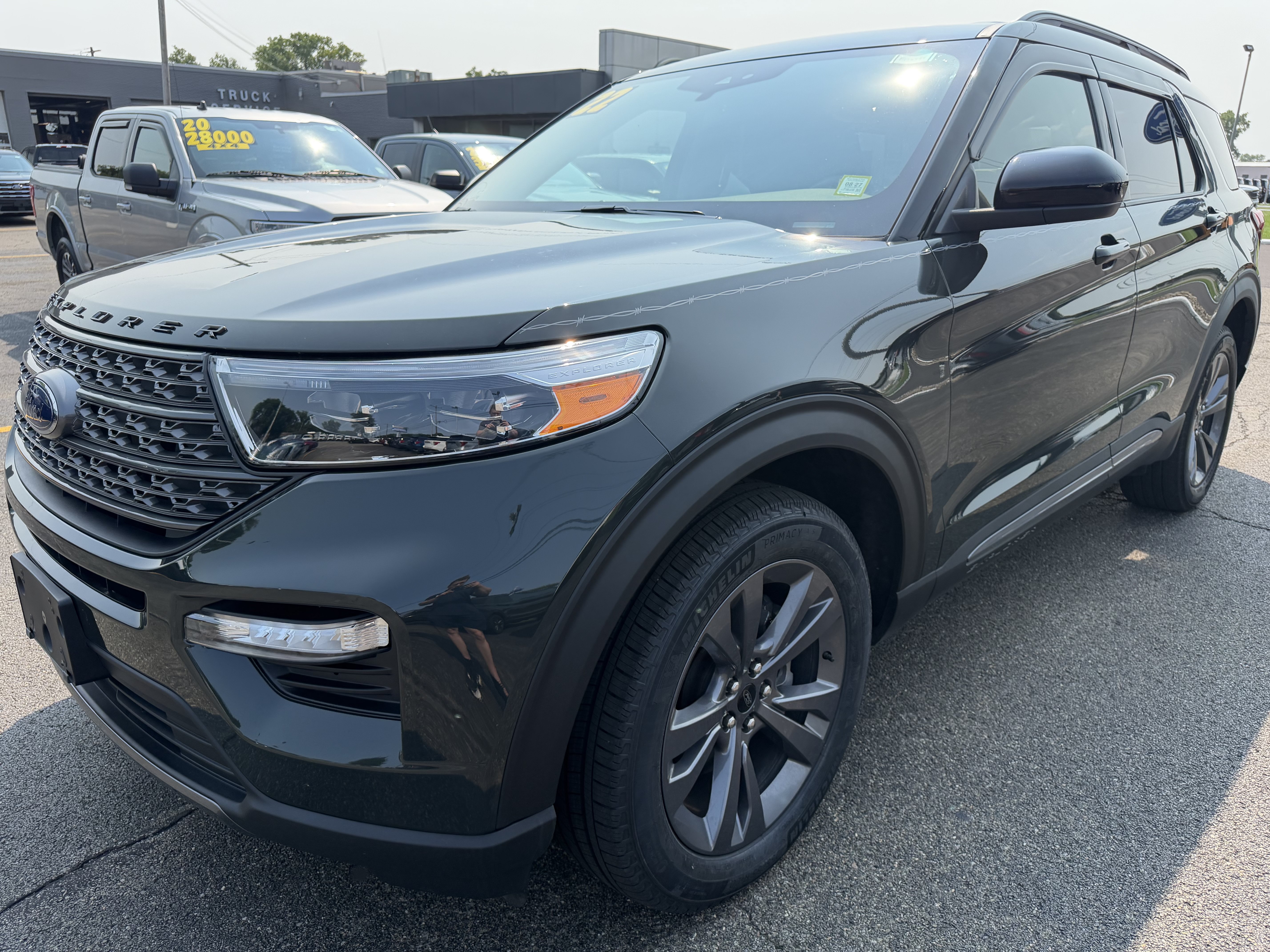Certified 2022 Ford Explorer XLT w/ Equipment Group 202A AWD/4WD image 4