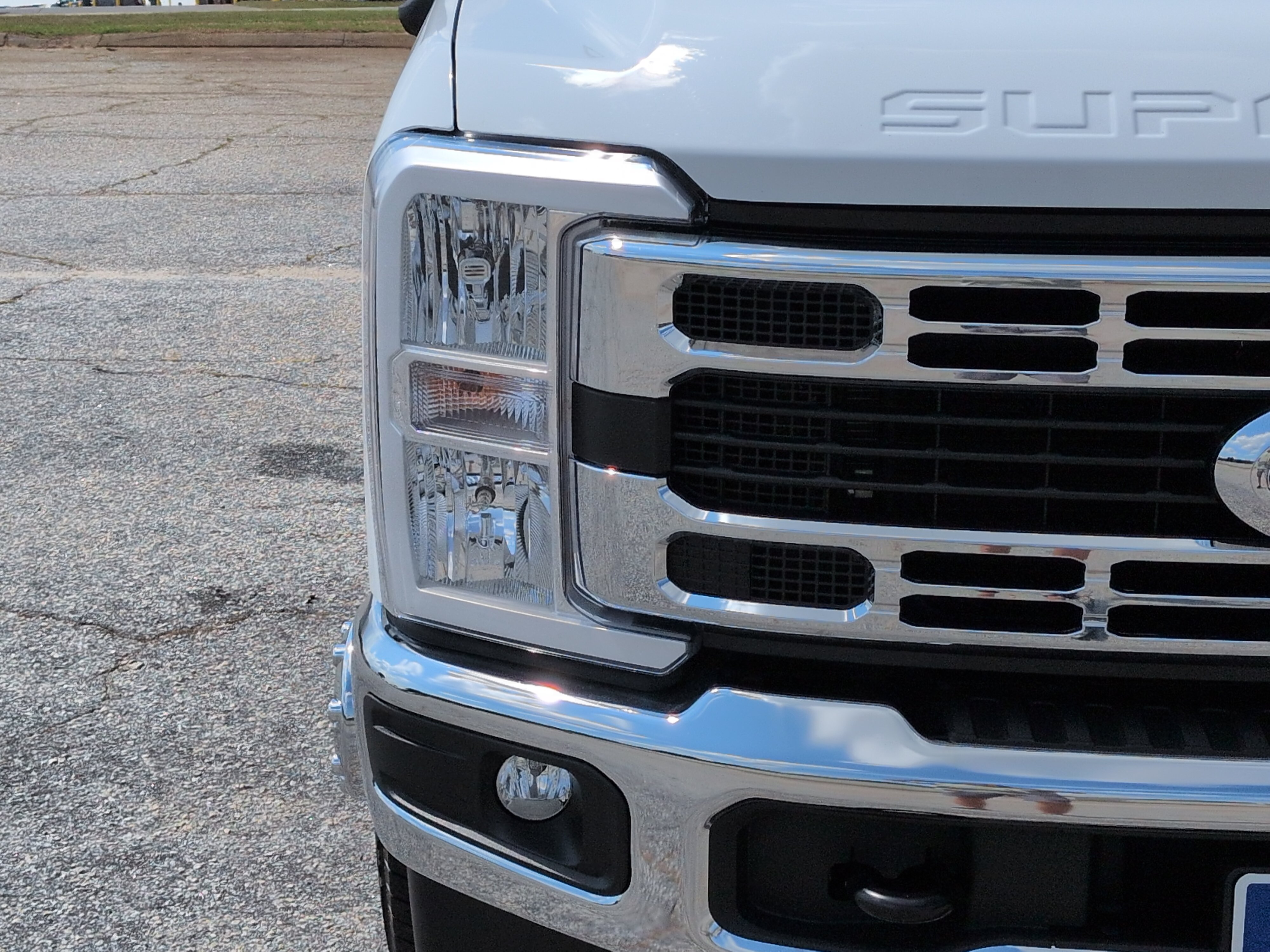 Certified 2025 Ford F350 XL w/ XL Chrome Package AWD/4WD image 8