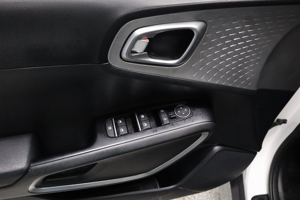 Used 2024 Kia Soul LX w/ Option Group 015 image 22