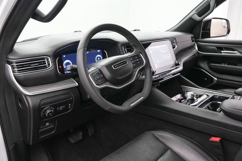 Used 2024 Jeep Wagoneer L Series II w/ Flexible Seating Group image 12