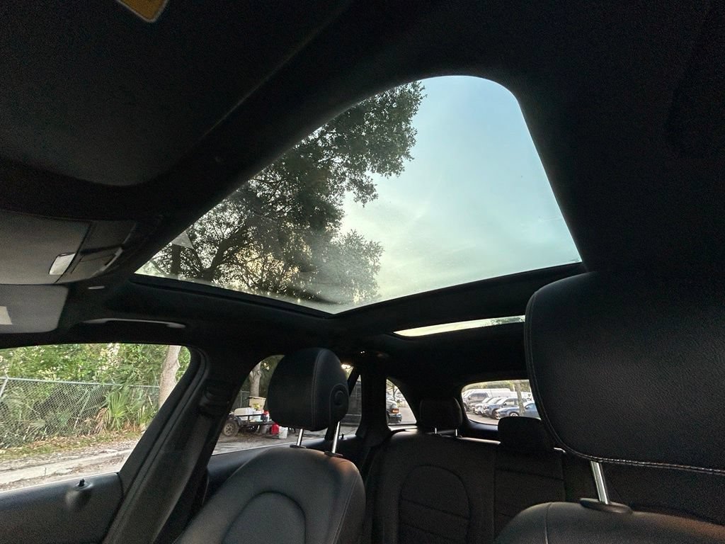 Used 2020 Mercedes-Benz GLC 300 image 11