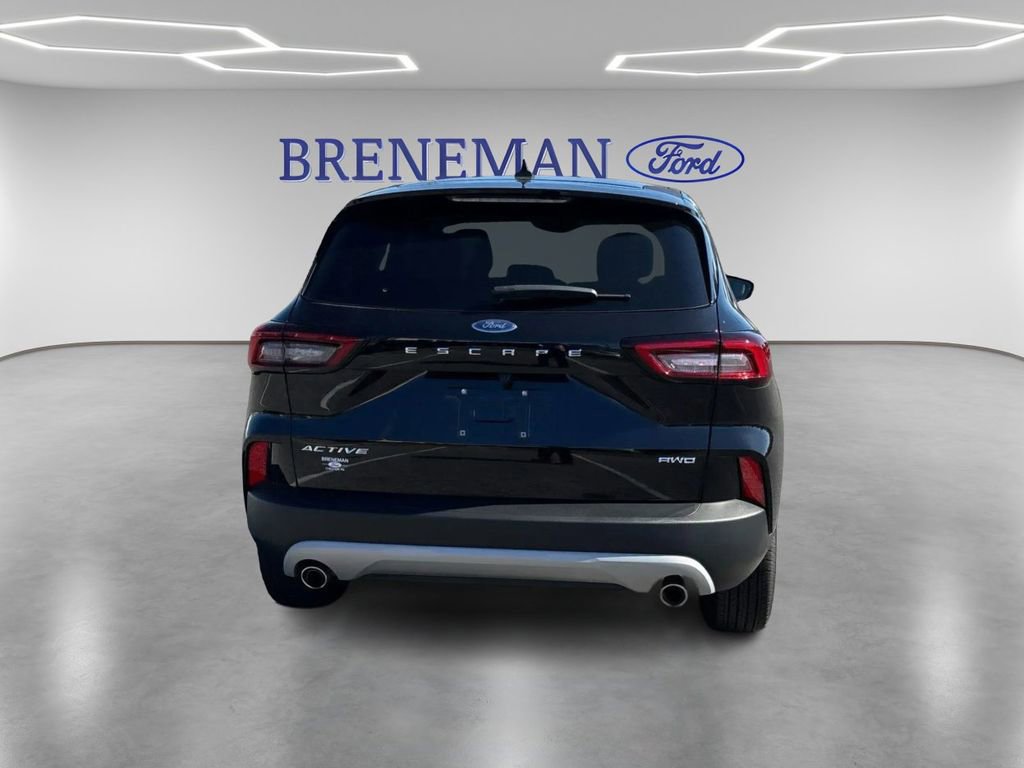 Certified 2025 Ford Escape Active w/ Cold Weather Package image 4