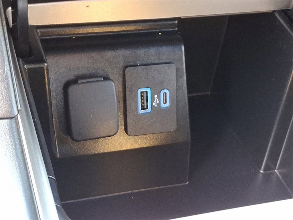 Certified 2023 Ford Explorer XLT image 26