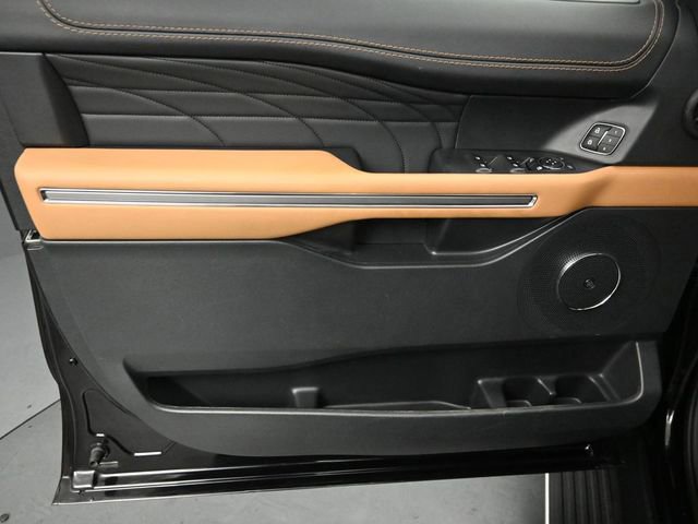 Certified 2024 Ford Expedition Max Platinum image 36