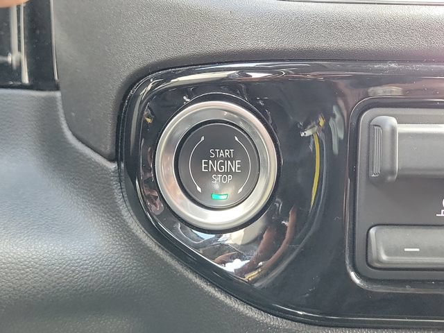 Used 2025 GMC Sierra 1500 SLT AWD/4WD image 31