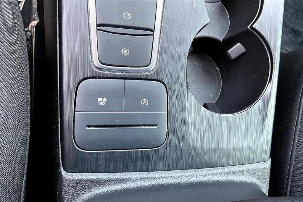 Certified 2025 Ford Escape Active FWD image 17