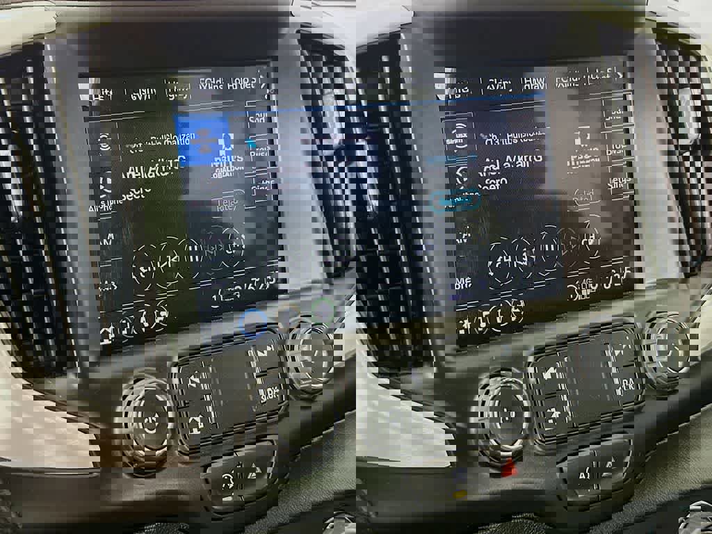 Used 2024 GMC Terrain SLT image 22