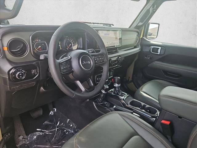 Used 2025 Jeep Gladiator Mojave AWD/4WD image 9