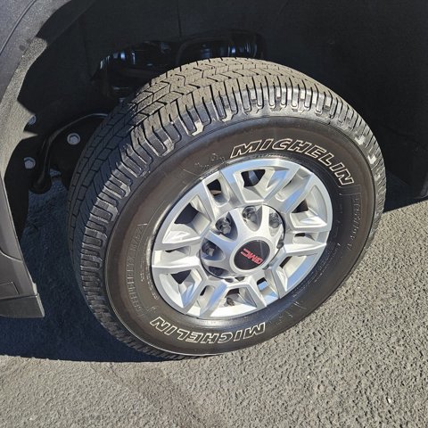 Used 2024 GMC Sierra 2500 SLE w/ SLE Value Package; image 9