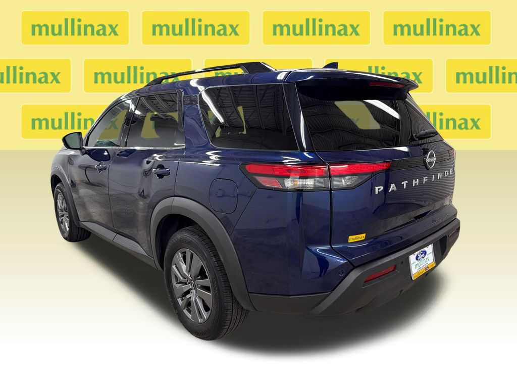 Used 2025 Nissan Pathfinder SV FWD image 10