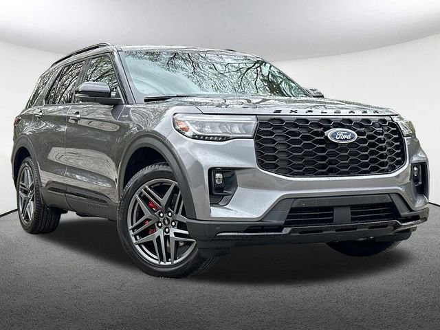 Certified 2025 Ford Explorer ST-Line w/ ST-Line Street Pack AWD/4WD image 2