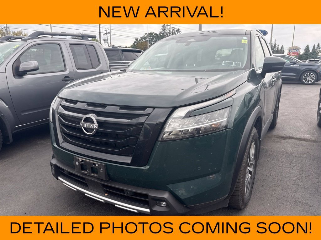 Used 2022 Nissan Pathfinder SL w/ SL Black Package AWD/4WD image 1