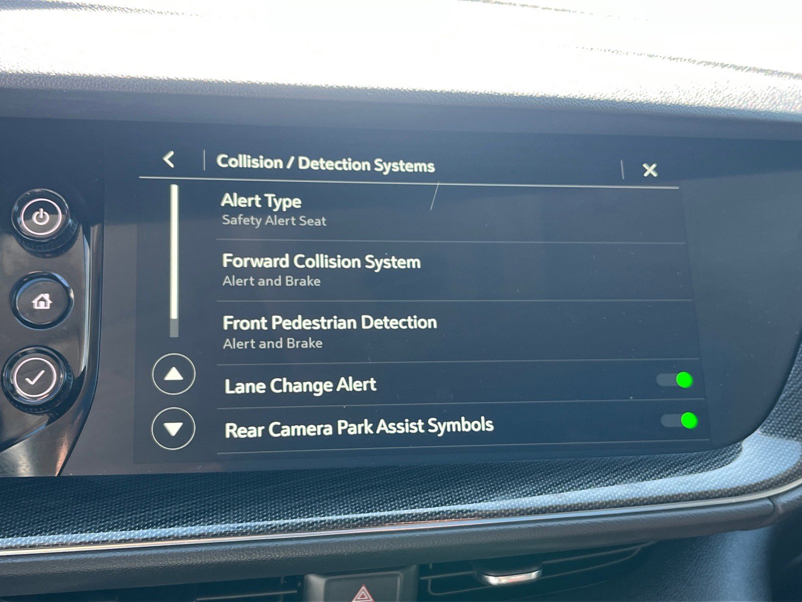 Used 2023 Buick Envision Essence w/ Sport Touring Package AWD/4WD image 12