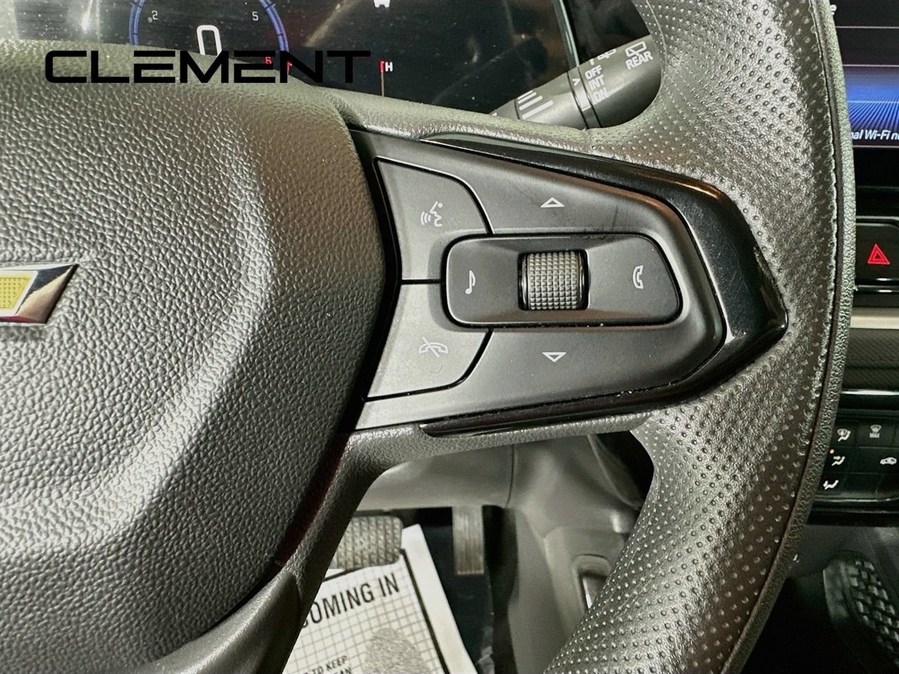Used 2025 Chevrolet TrailBlazer LT AWD/4WD image 17