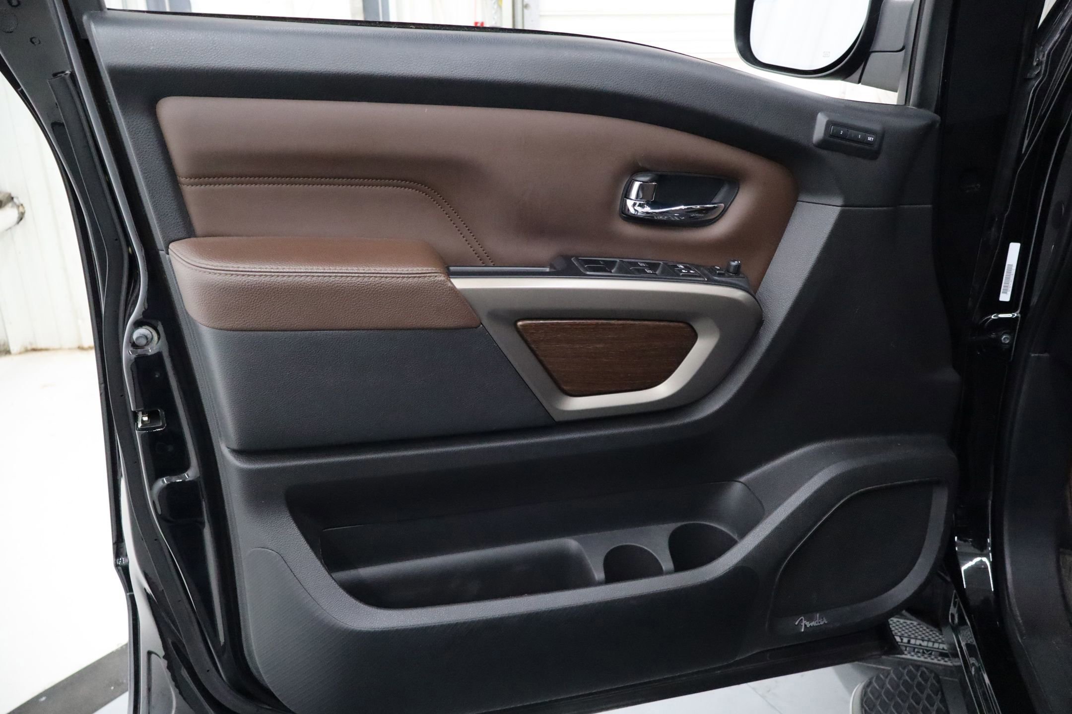 Used 2021 Nissan Titan Platinum Reserve w/ Moonroof Package image 16