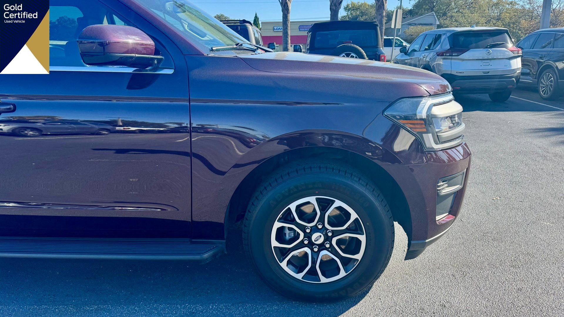 Certified 2024 Ford Expedition XLT image 4