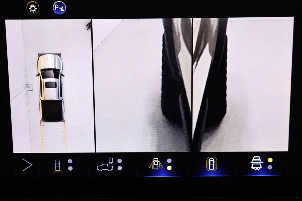 Used 2024 Chevrolet Colorado ZR2 w/ ZR2 Convenience Package III image 33