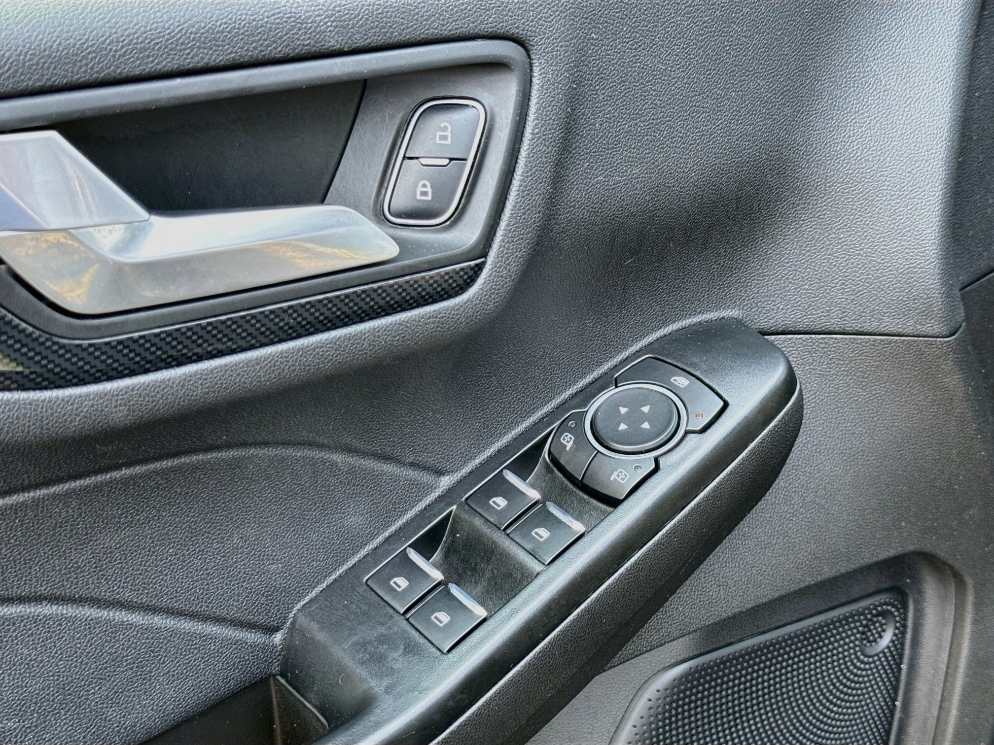 Certified 2025 Ford Escape ST-Line Select AWD/4WD image 11
