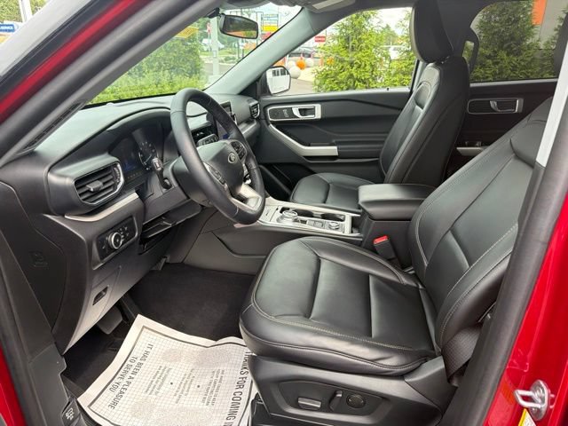 Certified 2023 Ford Explorer XLT w/ Equipment Group 202A AWD/4WD image 11