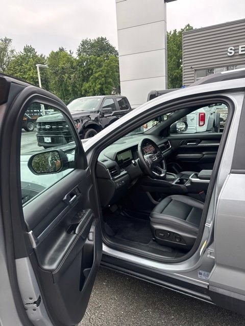 Used 2025 GMC Terrain Elevation w/ Elevation Premium Package AWD/4WD image 16