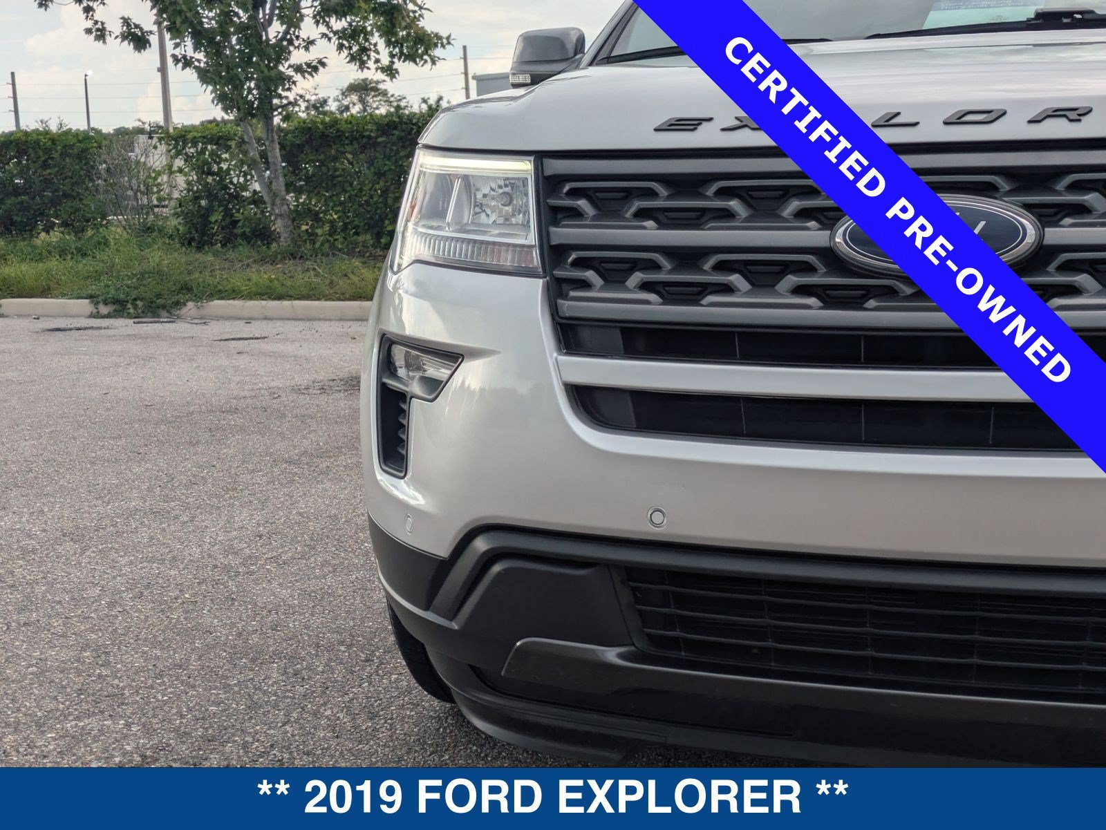 Certified 2019 Ford Explorer XLT w/ Equipment Group 202A FWD image 10