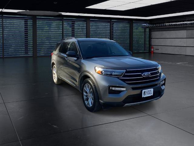 Certified 2023 Ford Explorer XLT w/ Equipment Group 202A AWD/4WD image 3