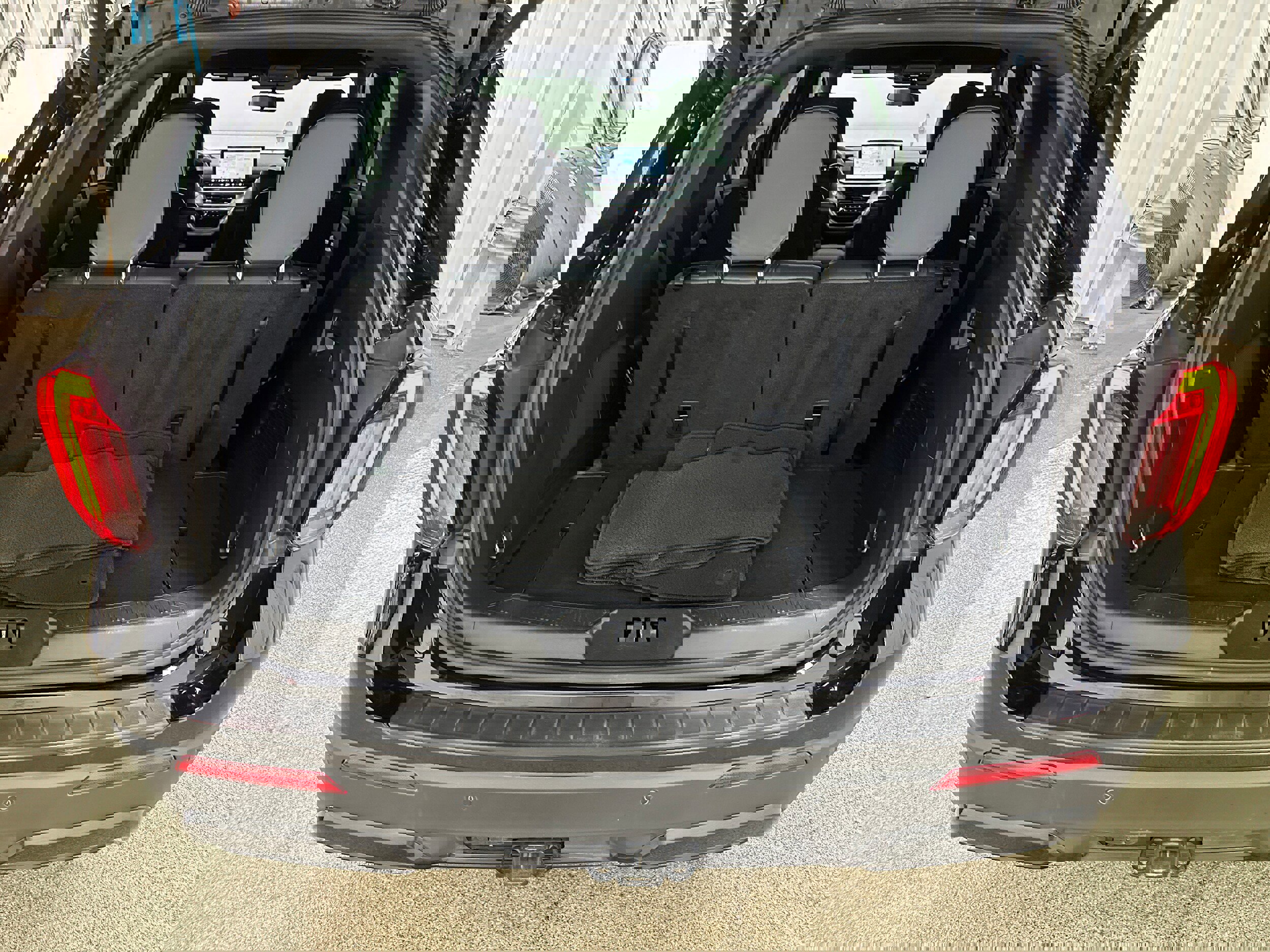 Certified 2025 Ford Explorer ST-Line image 29