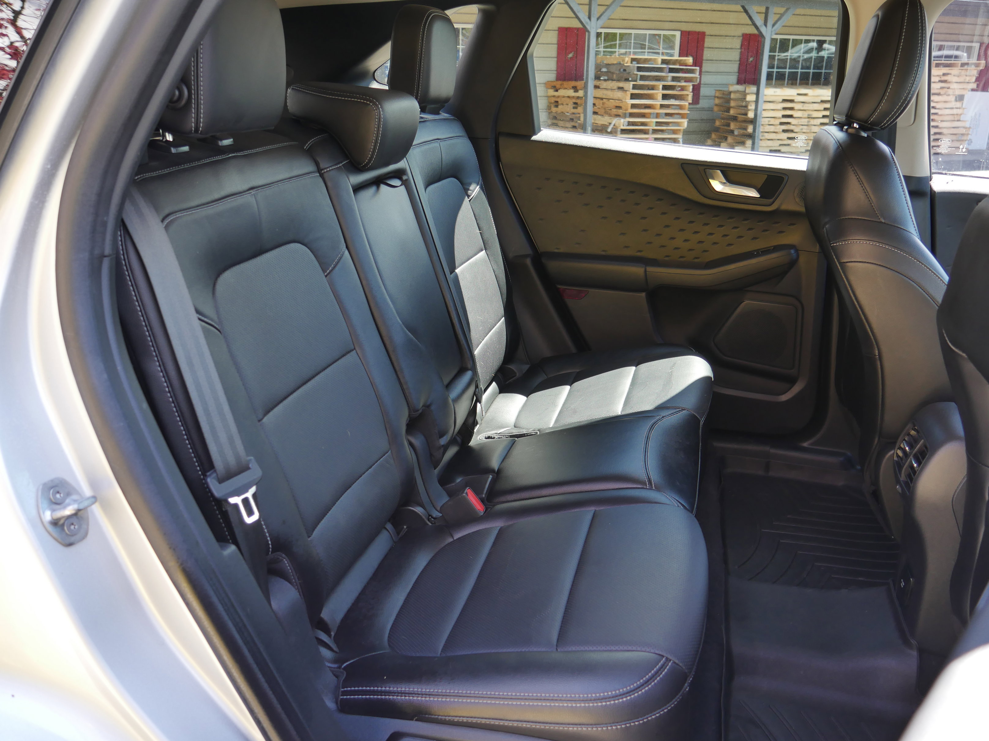 Certified 2020 Ford Escape Titanium w/ Titanium Premium Package 2.0 AWD/4WD image 31