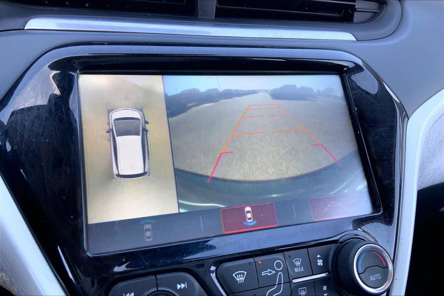 Used 2019 Chevrolet Bolt Premier w/ Infotainment Package FWD image 25