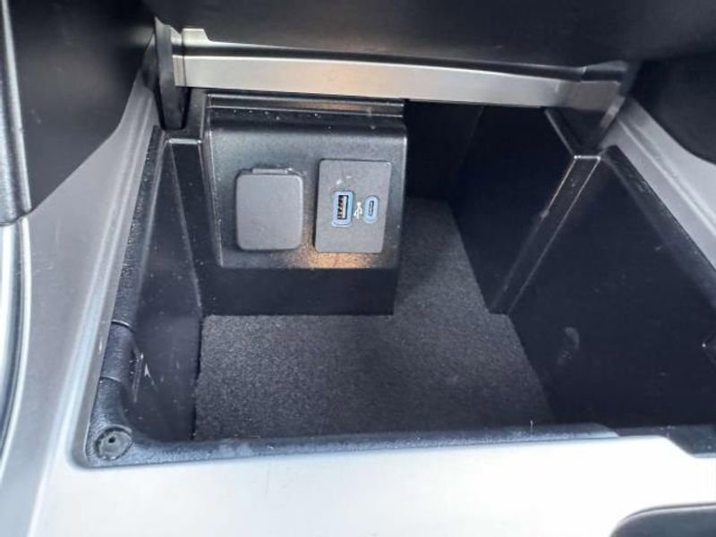 Certified 2022 Ford Explorer Limited w/ Equipment Group 301A image 22