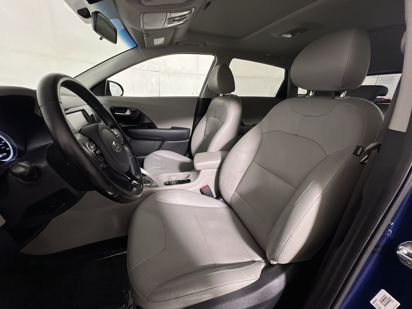 Used 2017 Kia Niro Touring FWD image 13