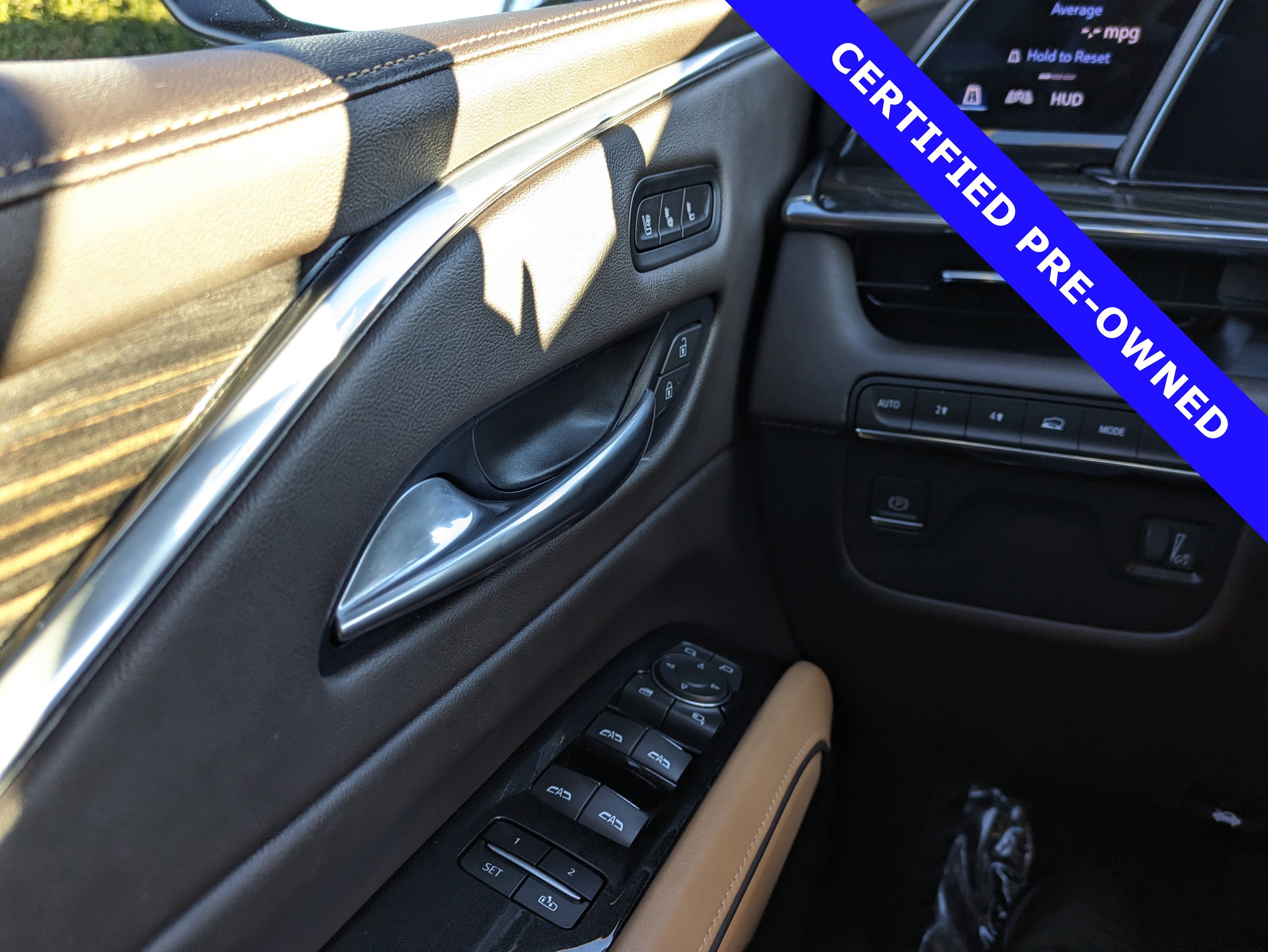 Used 2022 Cadillac Escalade Premium Luxury image 26