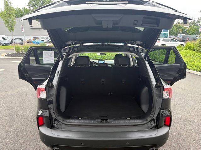 Certified 2022 Ford Escape SEL w/ SEL Stealth AWD Package image 17