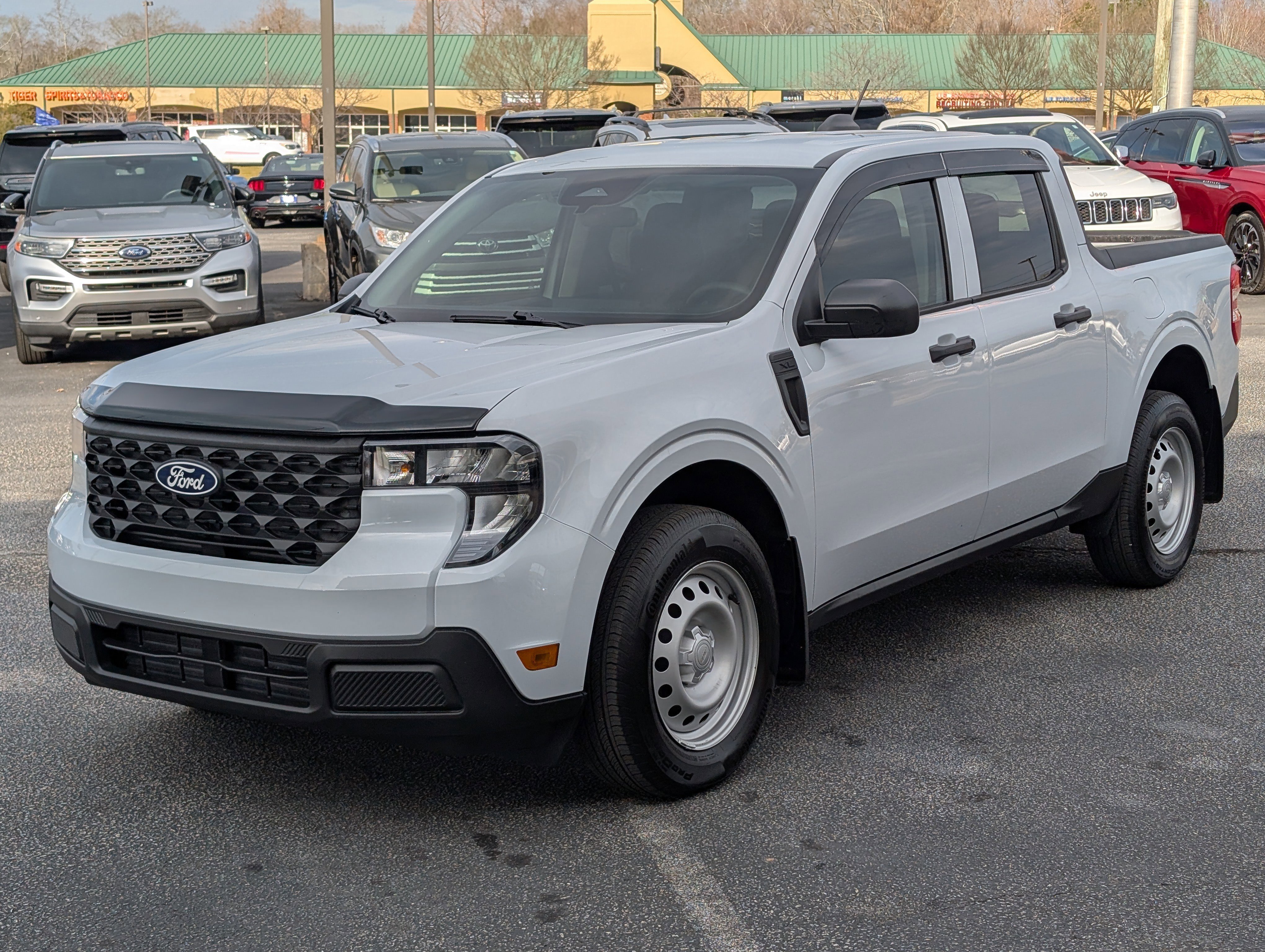 Certified 2025 Ford Maverick XL w/ Equipment Group 102A image 8