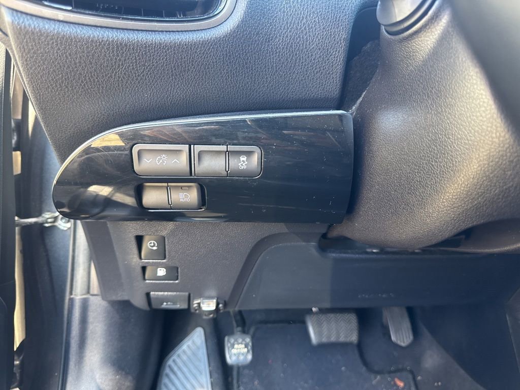 Used 2018 Toyota Prius Prime Plus image 8