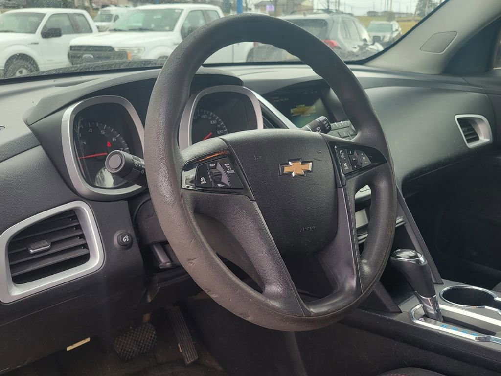 Used 2017 Chevrolet Equinox LS image 16