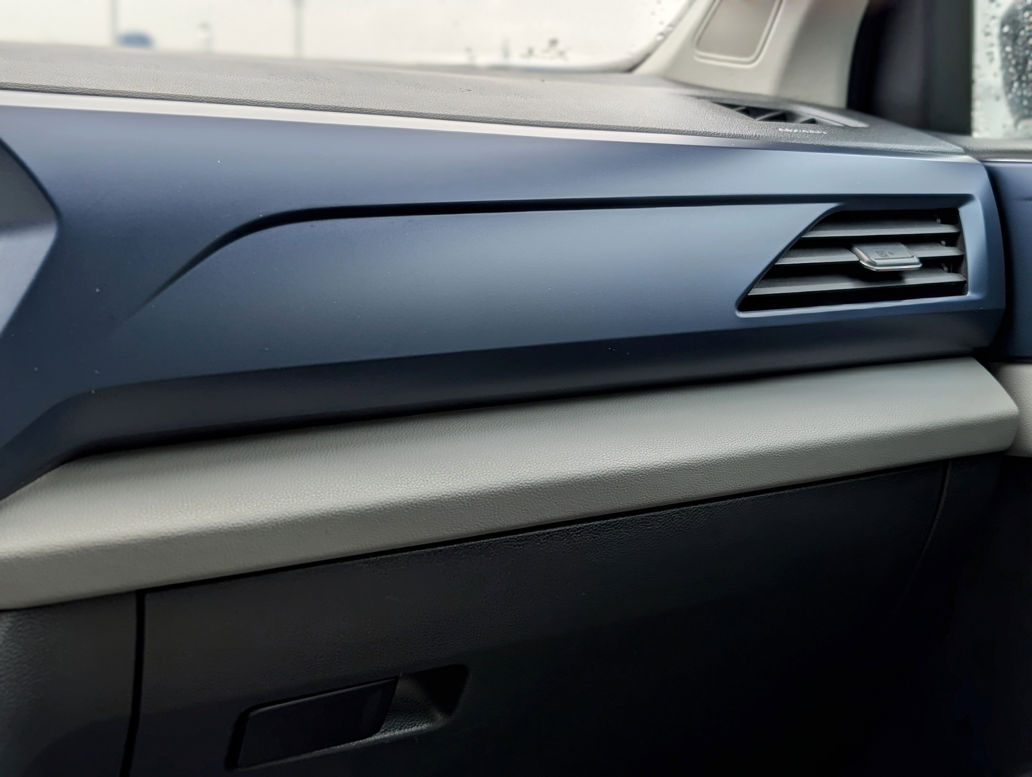 Used 2023 Volkswagen Taos SE image 16