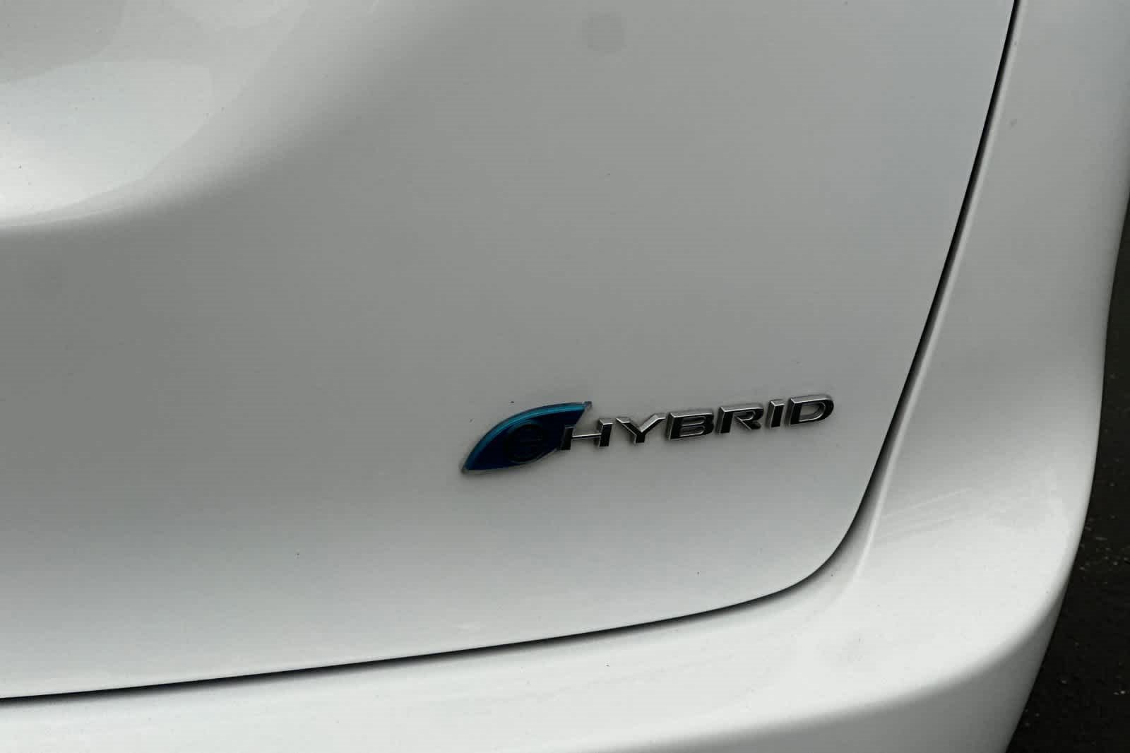 Used 2024 Chrysler Pacifica Select image 29