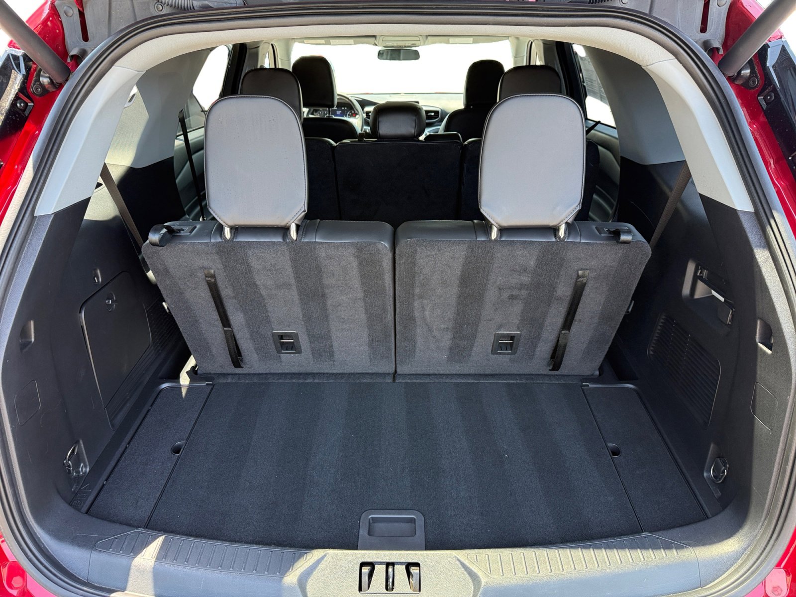 Certified 2023 Ford Explorer XLT w/ Equipment Group 202A RWD image 17